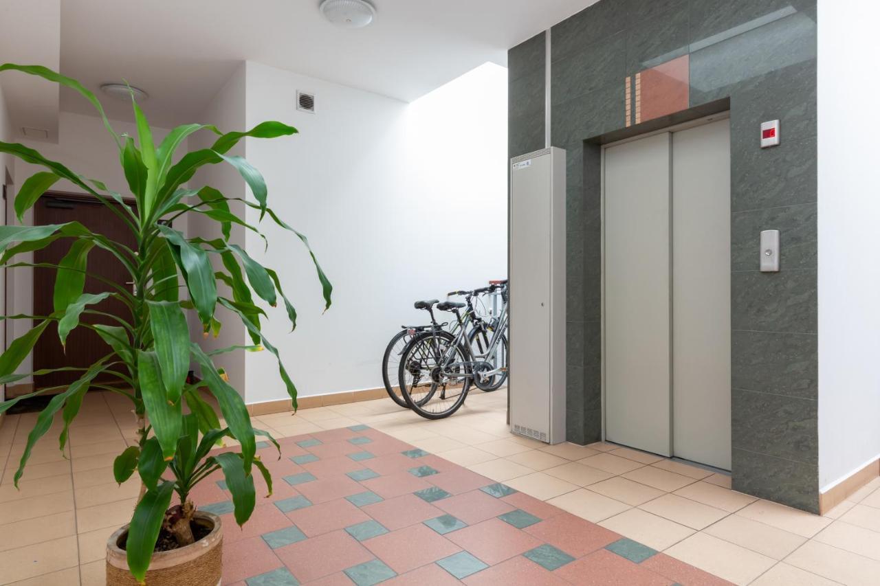 Apartments Chelmonskiego Warsaw Ursus By Noclegi Renters Luaran gambar